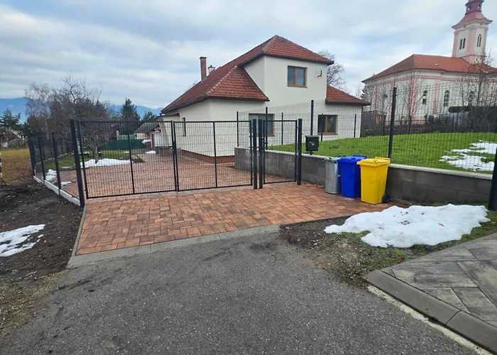 Dom Pod Lipou Lipótszentmiklós